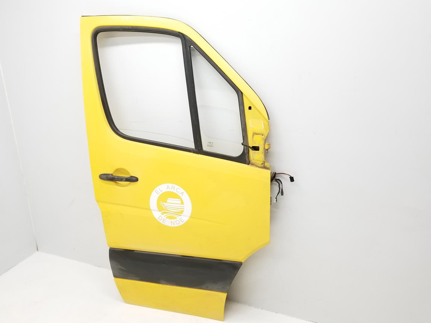 MERCEDES-BENZ Sprinter Передняя правая дверь A9067200105,A9067200105,COLORAMARILLO 24176557