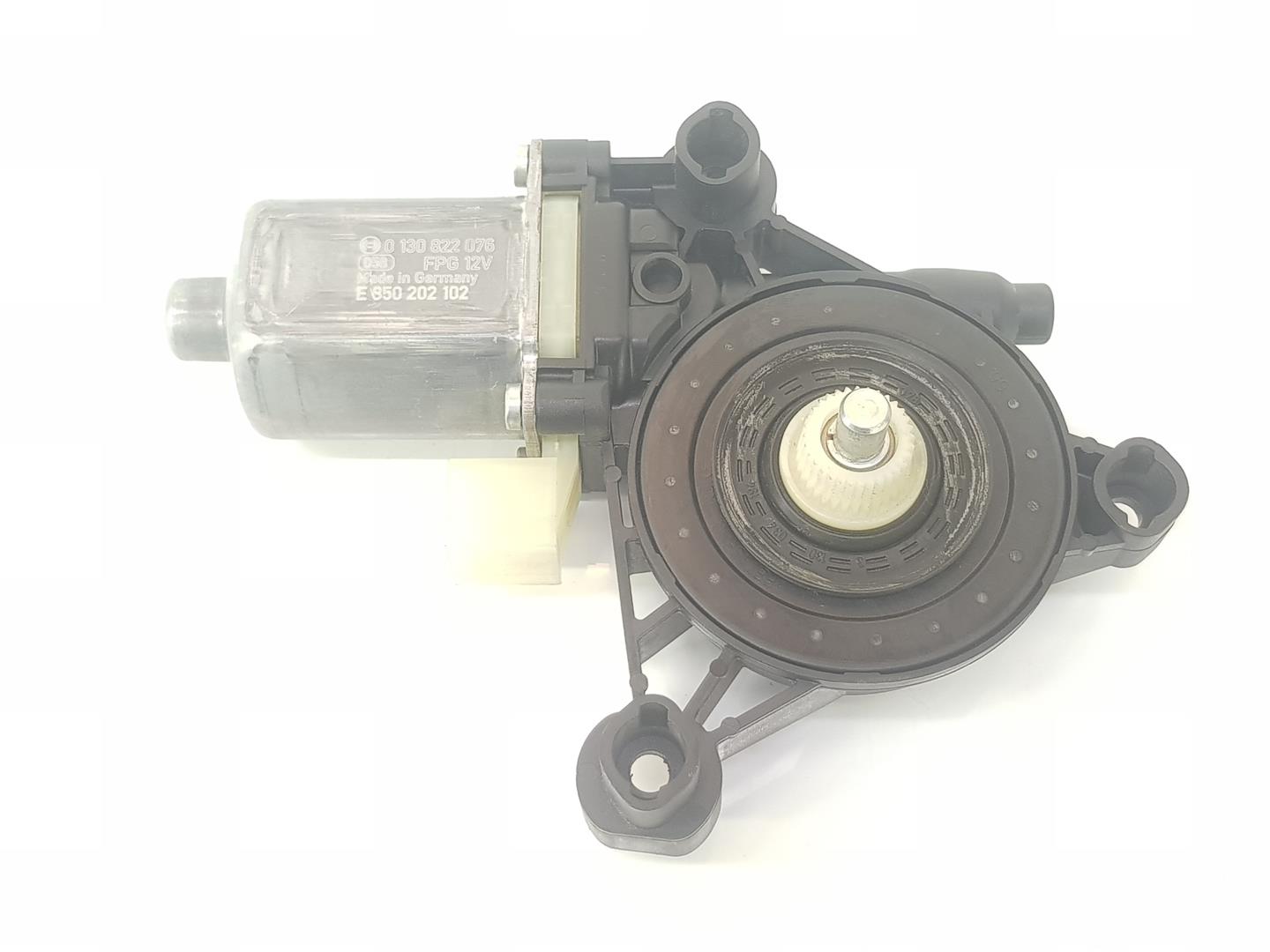 SEAT Ateca 1 generation (2016-2024) Front Right Door Window Control Motor 5Q0959802C, 5Q0959802C 19777123