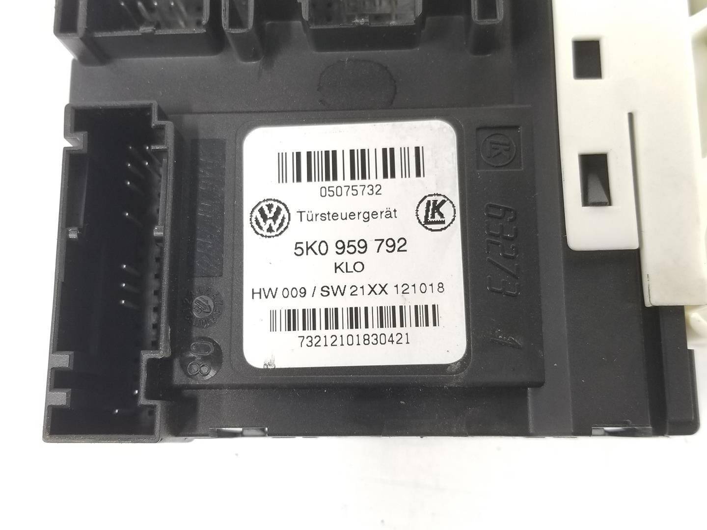 VOLKSWAGEN Caddy 4 generation (2015-2020) Front Right Door Window Control Motor 2K5959702A, 2K5959702A 19904921