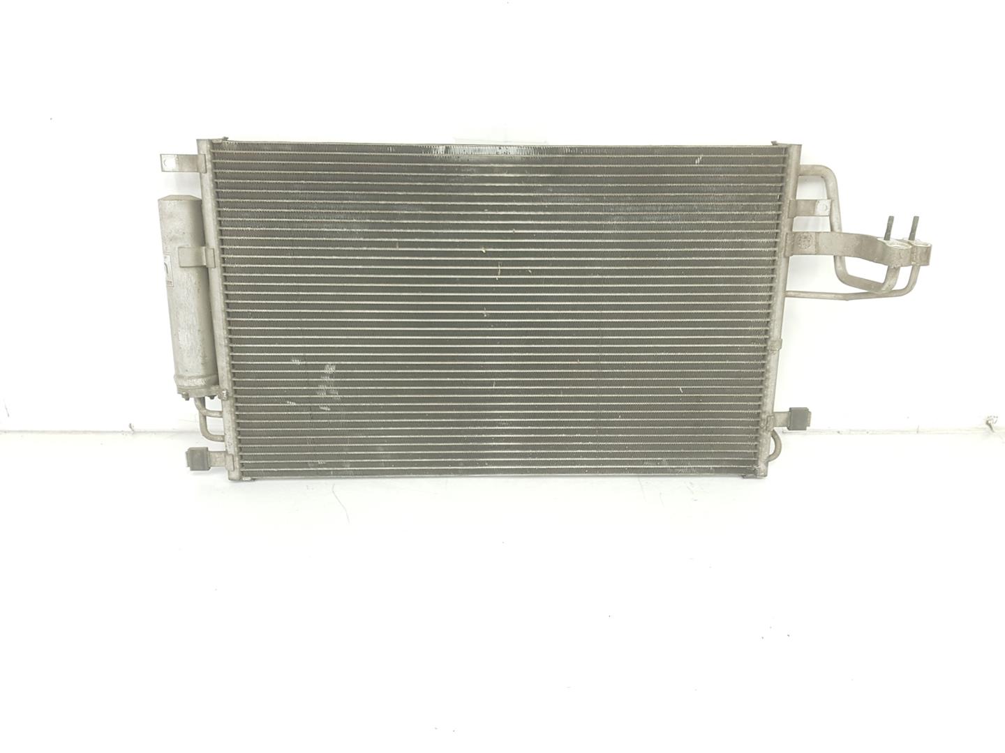 KIA Sportage 2 generation (2004-2010) Охлаждающий радиатор 976062E000, 976062E000 19881907