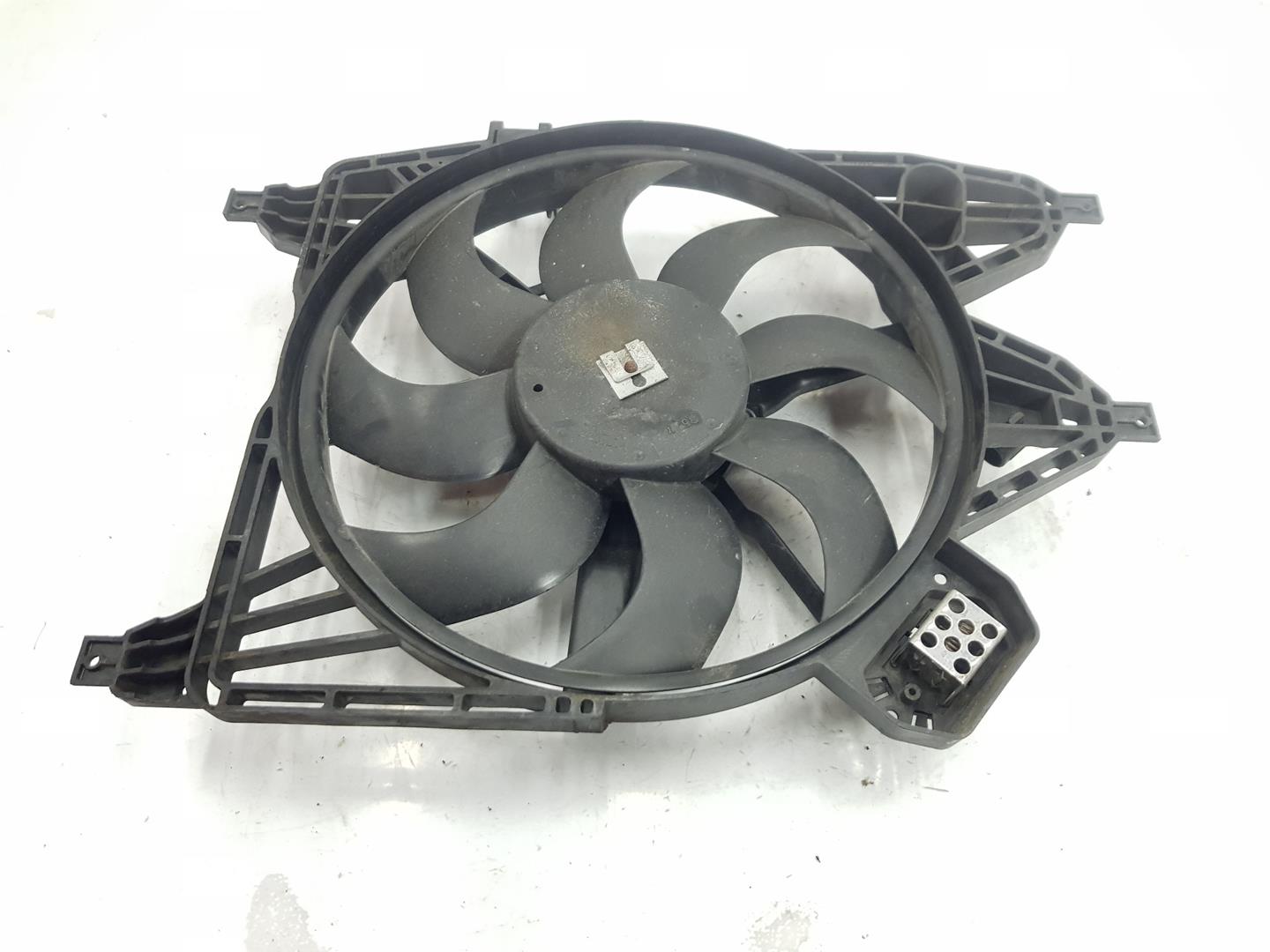 RENAULT Kangoo 1 generation (1998-2009) Difuzorový ventilátor 8200394646,5020463 19808343