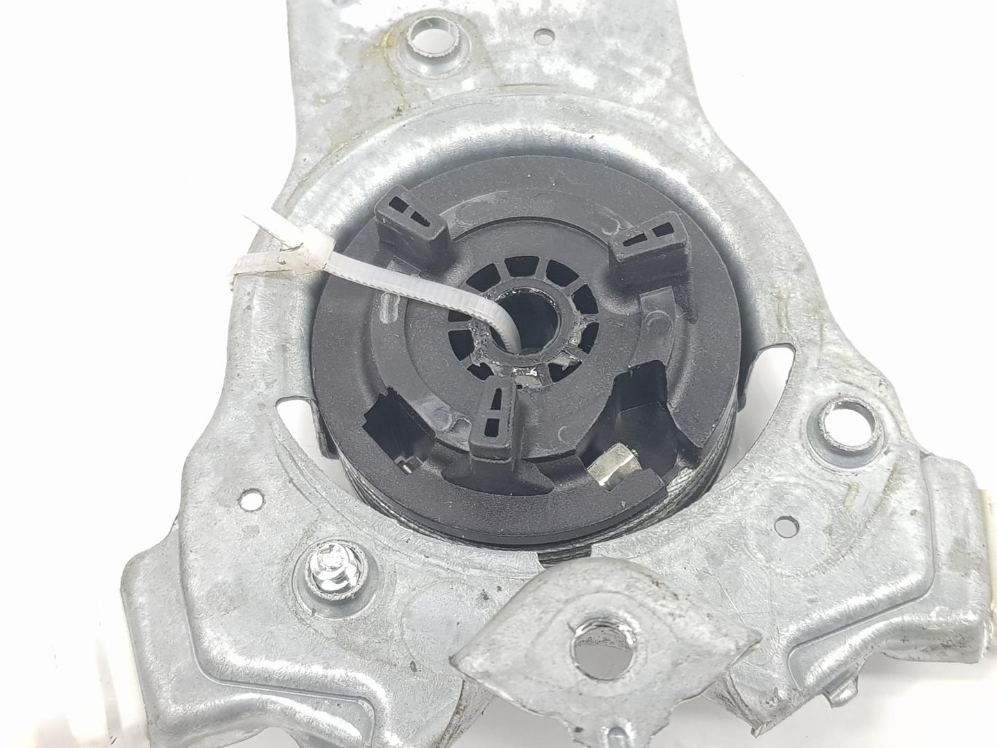 NISSAN Qashqai 1 generation (2007-2014) Aizmugurējo kreiso durvju logu pacēlājs 82701EY10A,82701EY10A 24243392