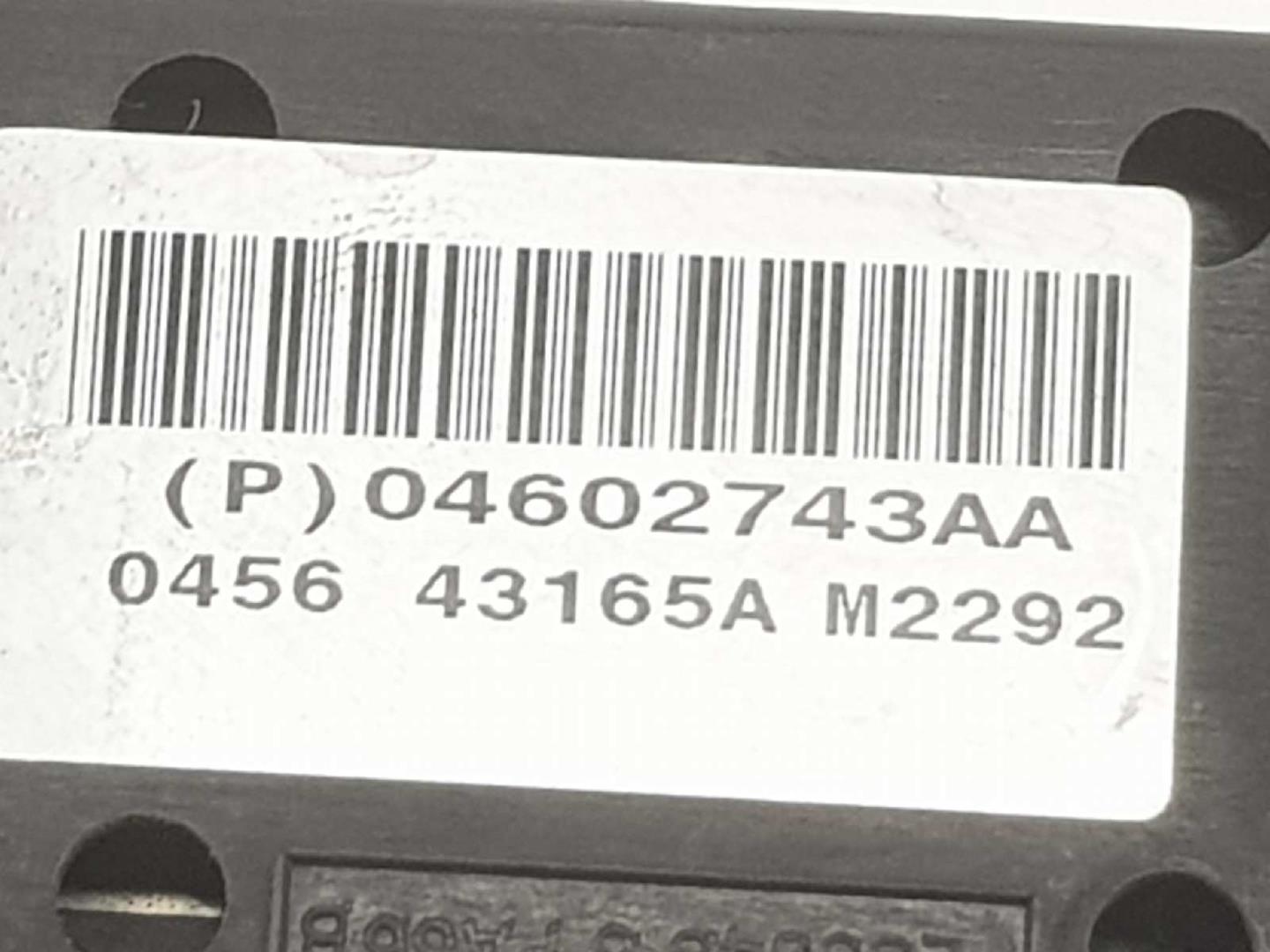 JEEP Wrangler TJ (1997-2006) Кнопка стеклоподъемника задней правой двери 04602743AA, 04602743AA 19736329