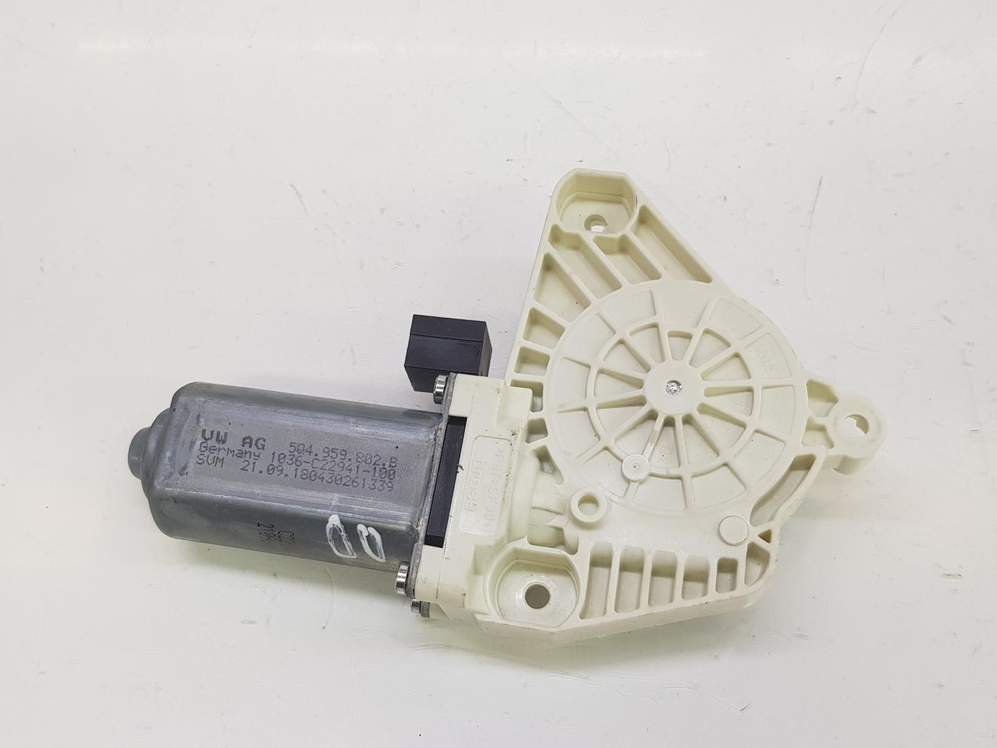 VOLKSWAGEN Golf 7 generation (2012-2024) Front Right Door Window Control Motor 5Q4959802B, 5Q4959802B, SOLOELMOTOR 19861878