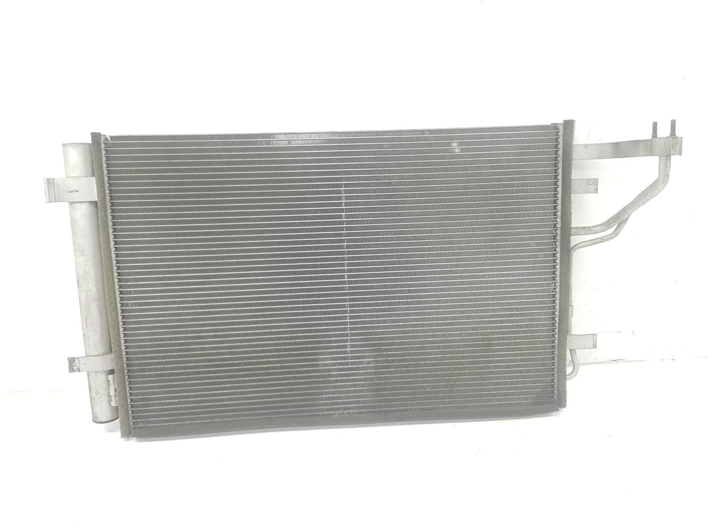 KIA Cee'd 1 generation (2007-2012) Охлаждающий радиатор 976061H000 24146512