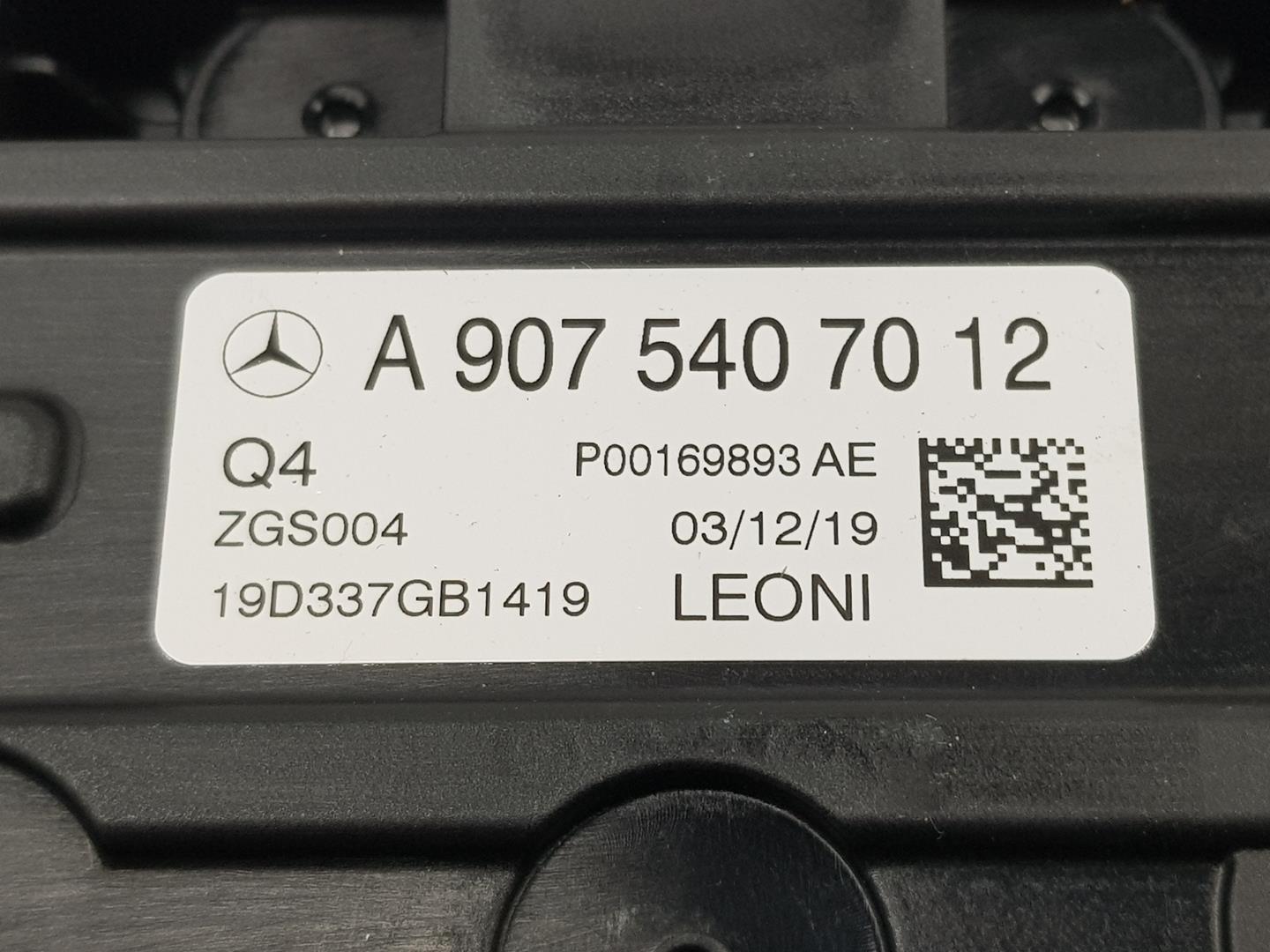 MERCEDES-BENZ Sprinter 2 generation (906) (2006-2018) Блок плавких запобіжників A9075407012,A9075407012 23777793