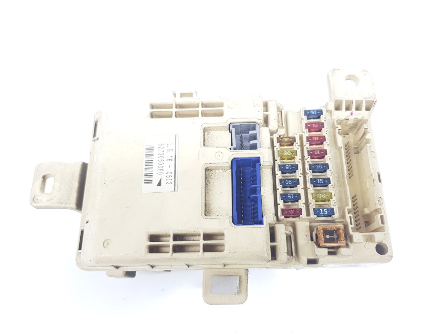 TOYOTA Land Cruiser Prado 90 Series (1996-2002) Fuse Box 8273060060, 8273060060 24213343