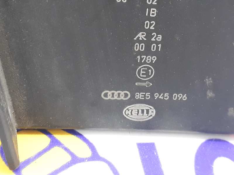 AUDI A4 B6/8E (2000-2005) Galinis dešinys žibintas 8E5945096 23778121