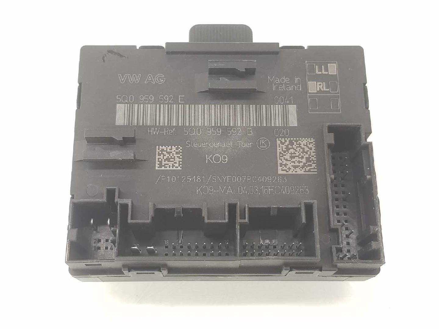 AUDI A3 8V (2012-2020) Other Control Units 5Q0959592E, 5Q0959592B 19750505