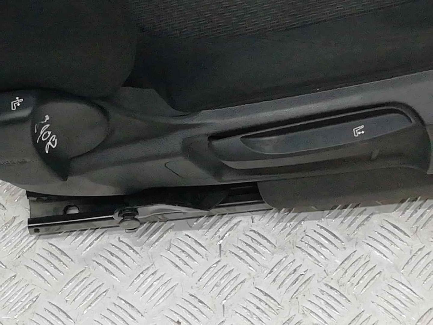 BMW X1 F48/F49 (2015-2023) Front Right Seat ASIENTOTELA,ASIENTOACOMPAÑANTE,ASIENTOMANUAL 24117426