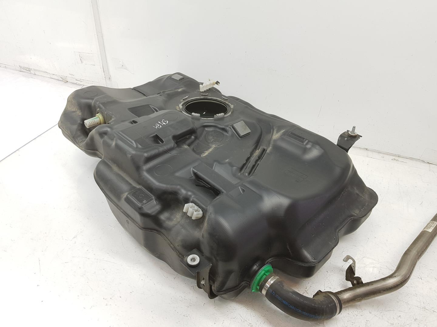 MERCEDES-BENZ A-Class W176 (2012-2018) Rezervor de combustibil A2464703301,A2464701420 19887683