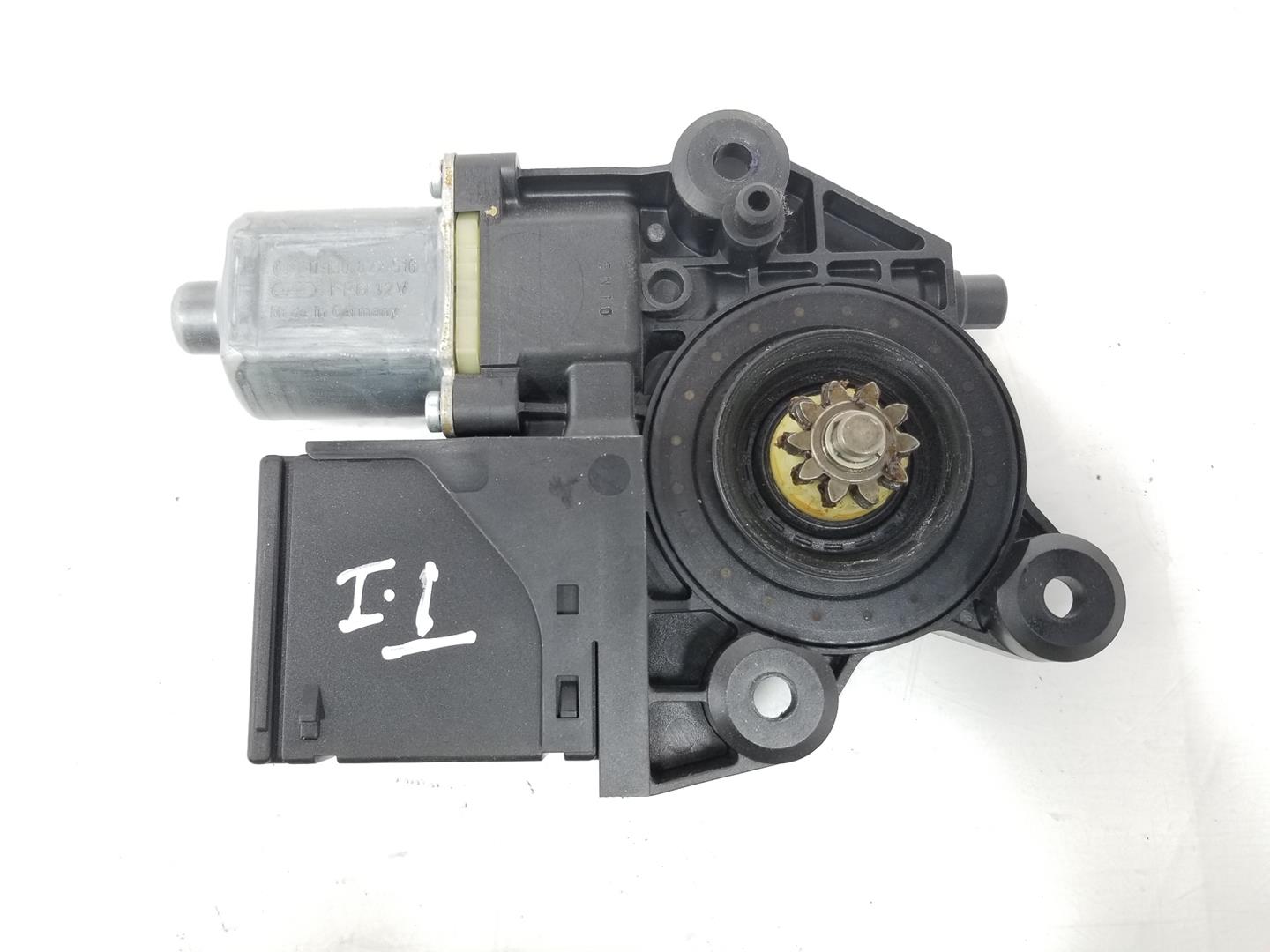 RENAULT Scenic 3 generation (2009-2015) Motor de control geam ușă  dreapta spate 827303178R, 827303178R, SOLOMOTOR 19608798