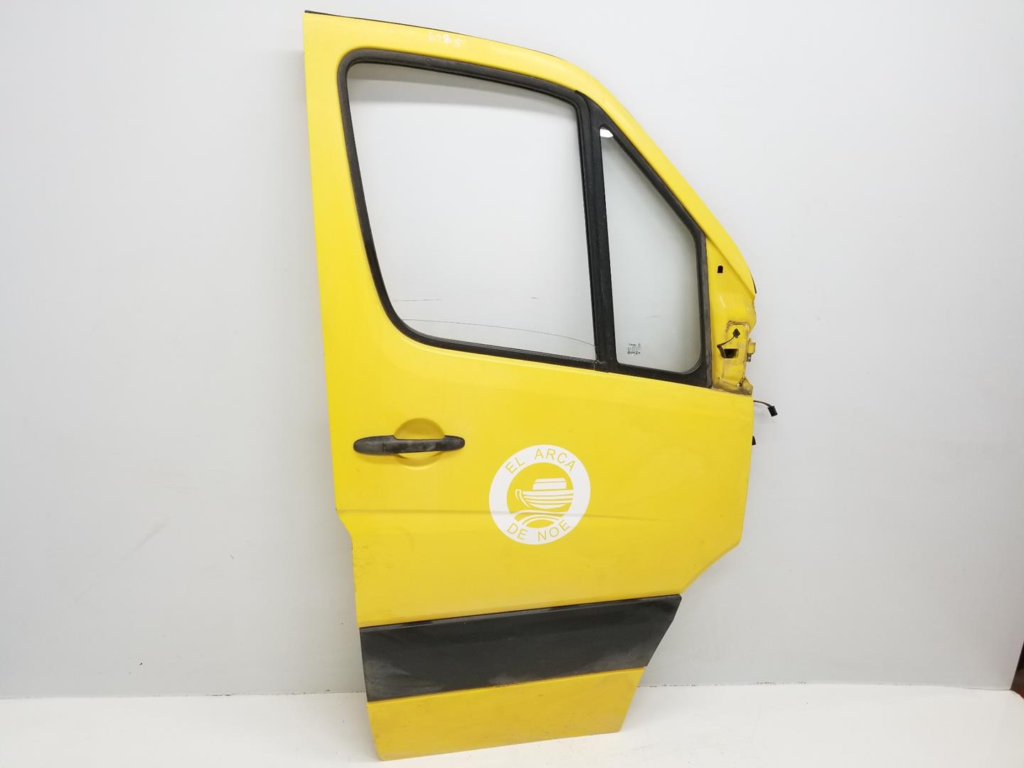 MERCEDES-BENZ Sprinter Передняя правая дверь A9067200105,A9067200105,COLORAMARILLO 24176557