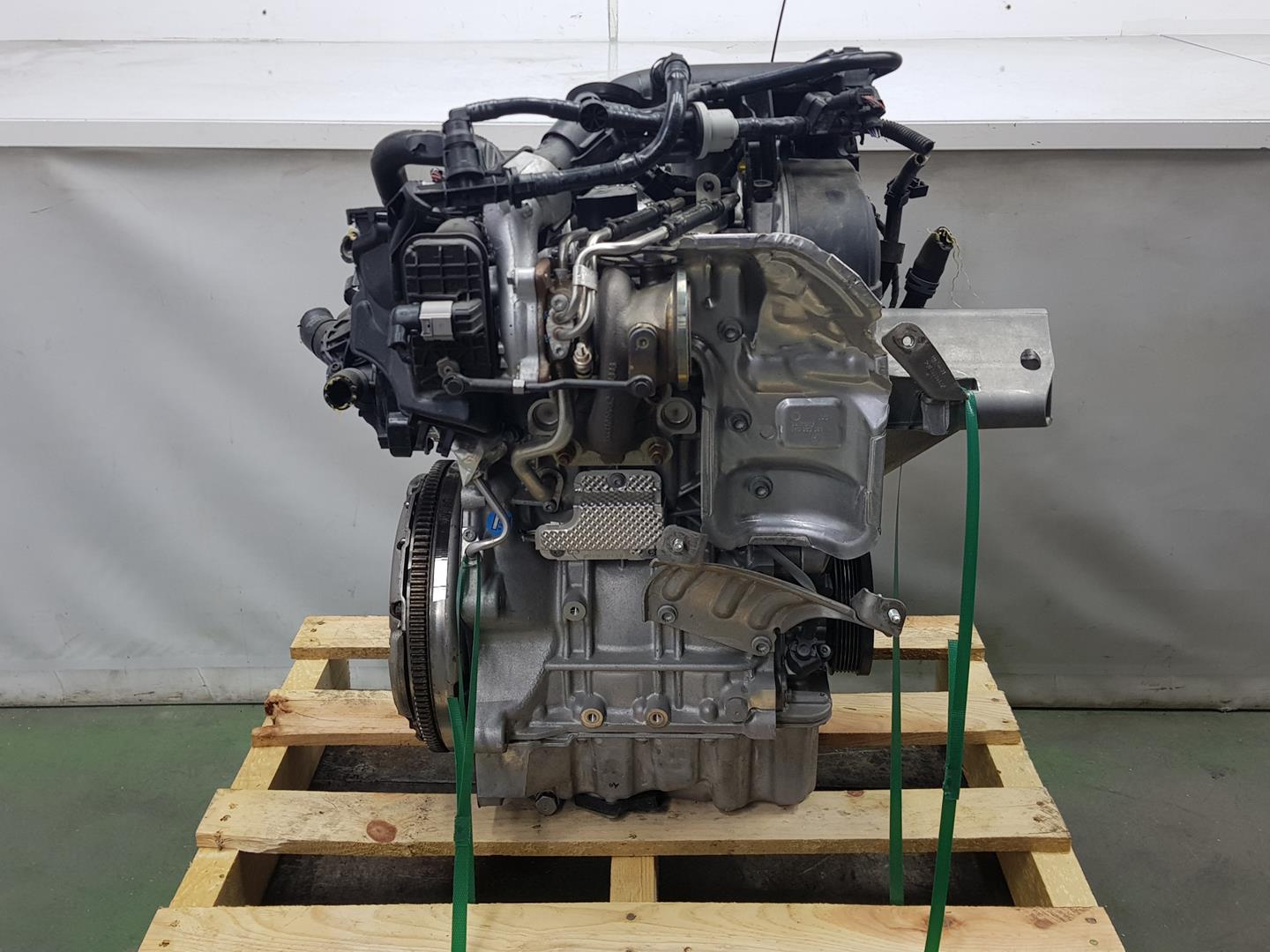 SEAT Alhambra 2 generation (2010-2021) Engine DKRF,04C100033K 19770810