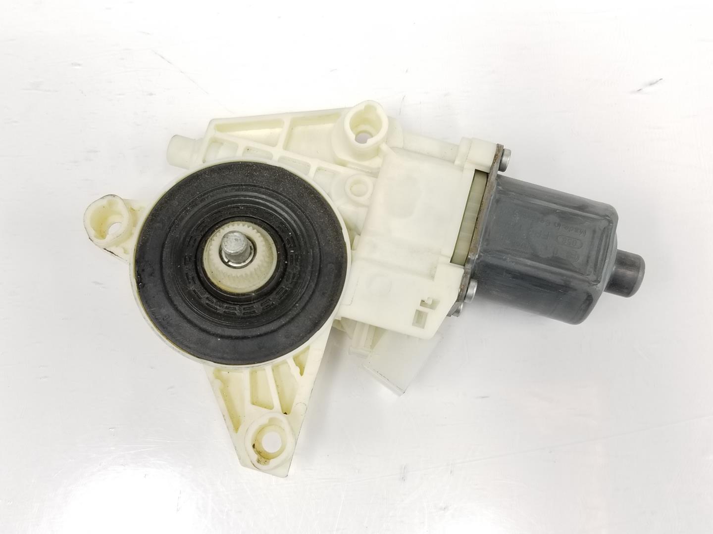 MERCEDES-BENZ A-Class W176 (2012-2018) Front Right Door Window Control Motor 2469065200 19887715