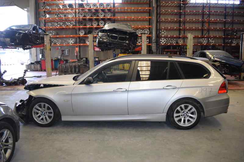 BMW 3 Series E90/E91/E92/E93 (2004-2013) Right Side Roof Rail 51137118503, 7118503 20360477