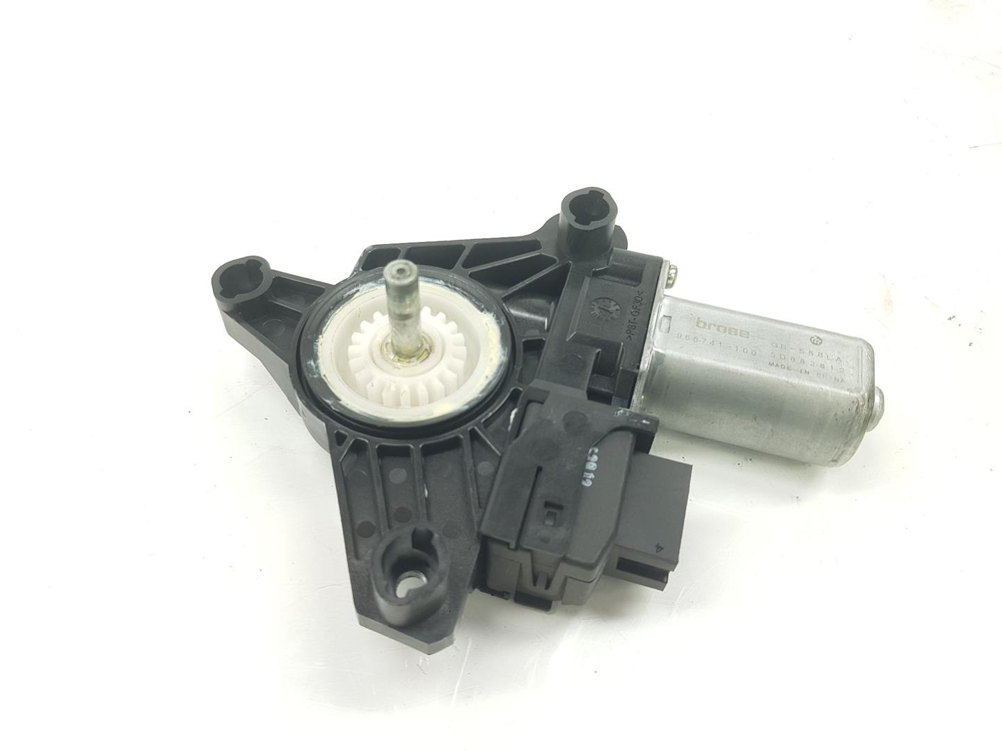 MERCEDES-BENZ B-Class W246 (2011-2020) Rear Right Door Window Control Motor A2469063200,A2469063200 19936596