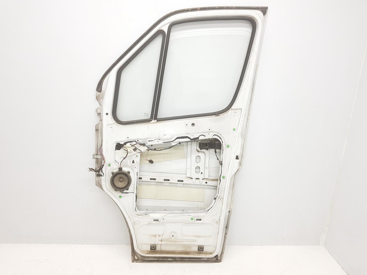 MERCEDES-BENZ Sprinter Front Right Door A9067200105,A9067200105 24236533