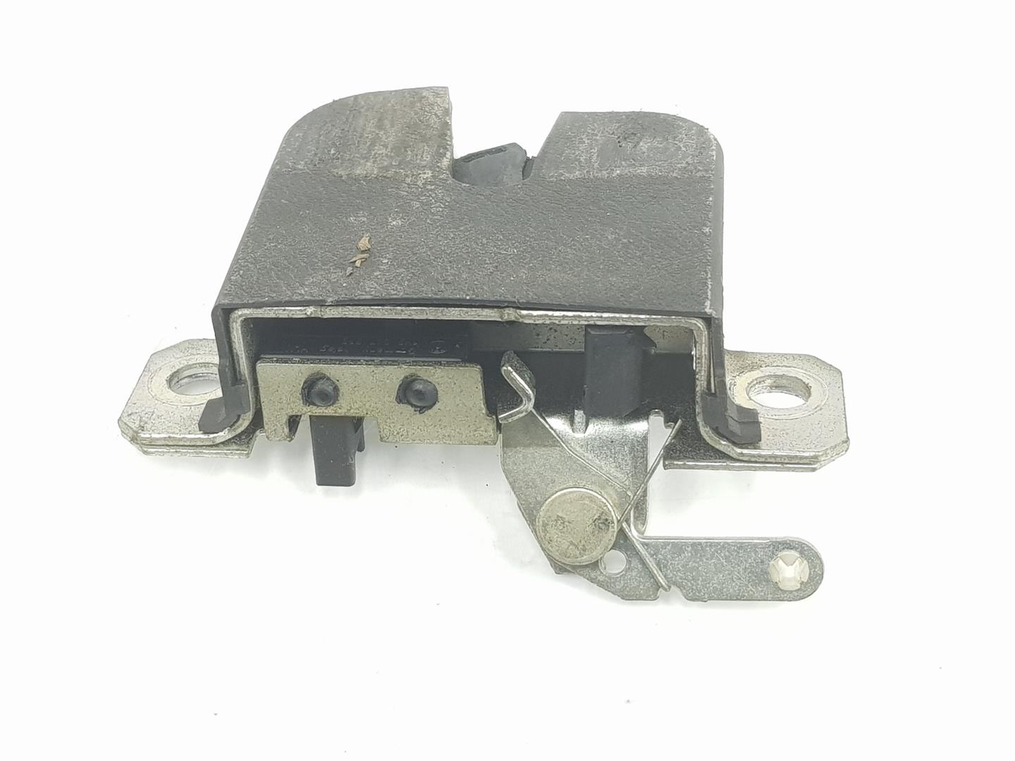 SEAT Leon 1 generation (1999-2005) Tailgate Boot Lock 6L6827505A, 6L6827505A 19742316