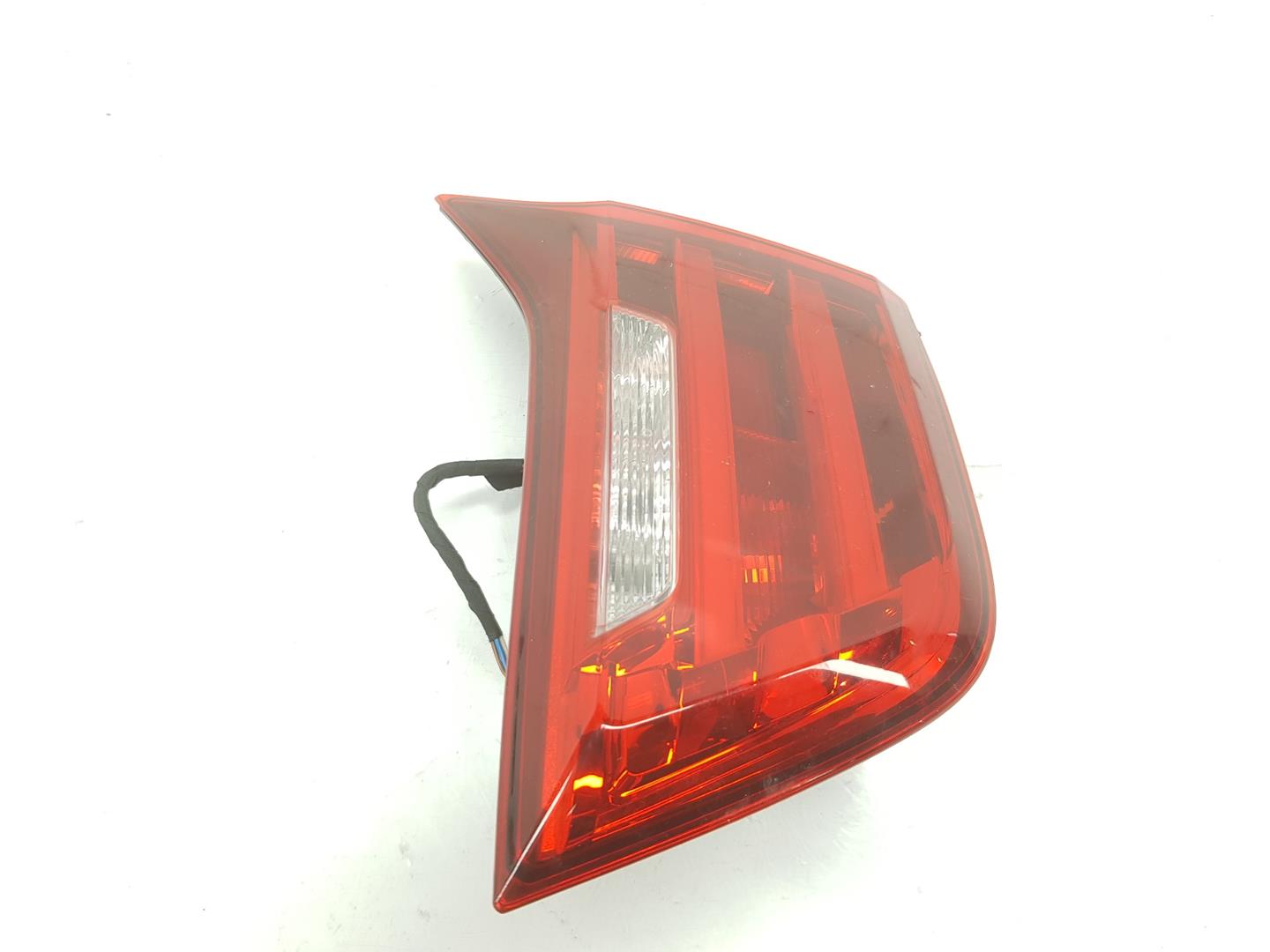 Piloto trasero derecho interior N47D20C 63217296102 de Bmw Serie 4 coupe 2013-0 184 CV con 45381 km - pieza usada