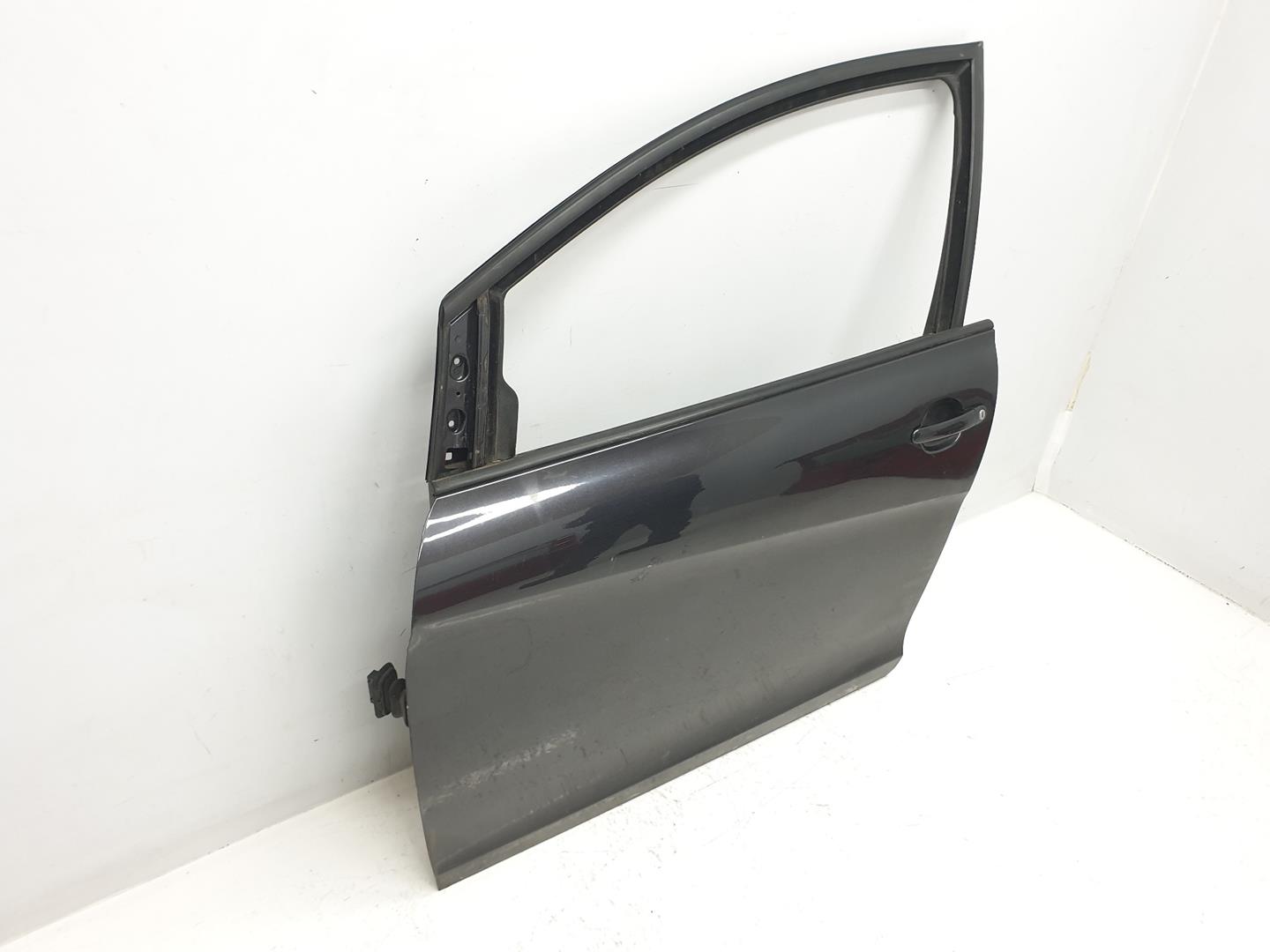 SEAT Toledo 3 generation (2004-2010) Предна лява врата 5P0831055A, 5P0831055A, COLORNEGROK3 24869574