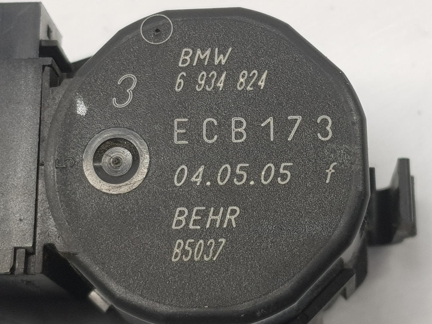 BMW X3 E83 (2003-2010) Kondicionieriaus oro srauto sklendės varikliukas 64116934824, 6934824 24223006