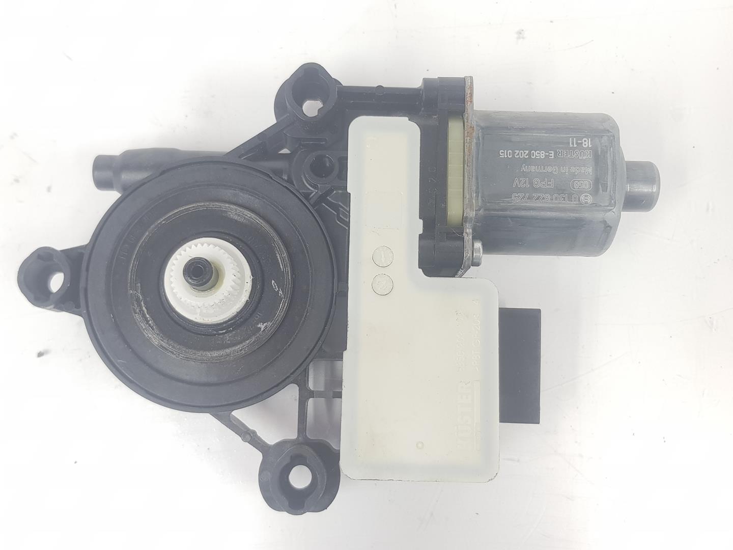 VOLKSWAGEN Tiguan 1 generation (2007-2017) Moteur de commande de vitre de porte arrière gauche 5Q0959811E,5Q0959811E 20145111