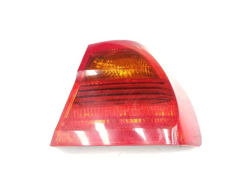 Piloto trasero derecho N46B20B 63216937458 de Bmw Serie 3 berlina 2004-2012 150 CV con 153434 km