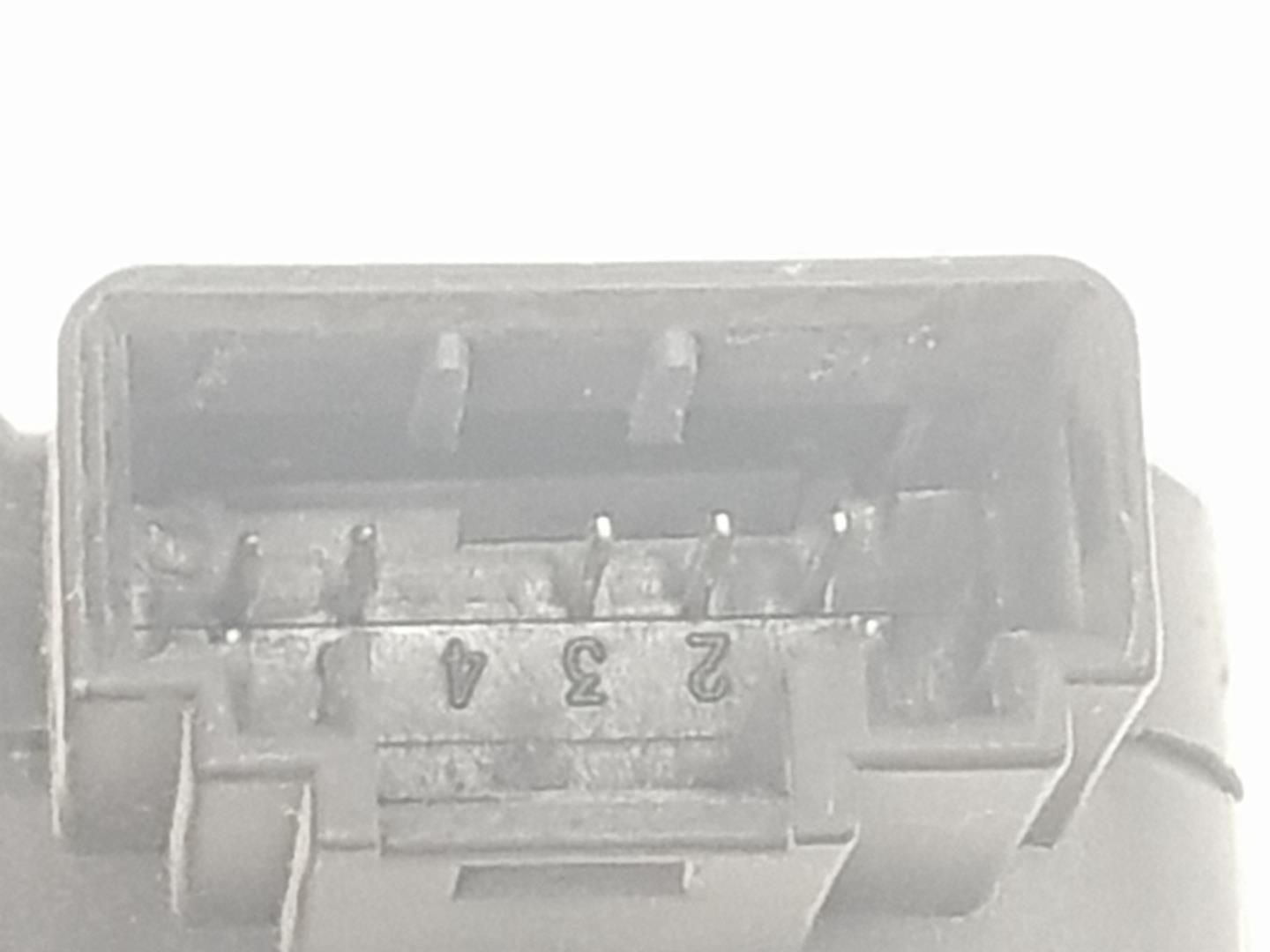MERCEDES-BENZ Viano W639 (2003-2015) Ilmastointilaitteen ilmavirtausventtiilin moottori A0009060905, 0132801331 24235714
