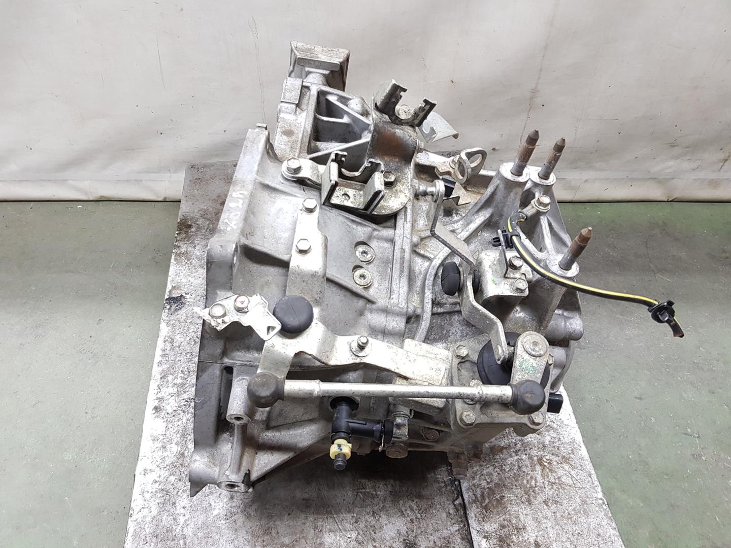 MITSUBISHI ASX 1 generation (2010-2020) Gearbox 2500A269 23910456