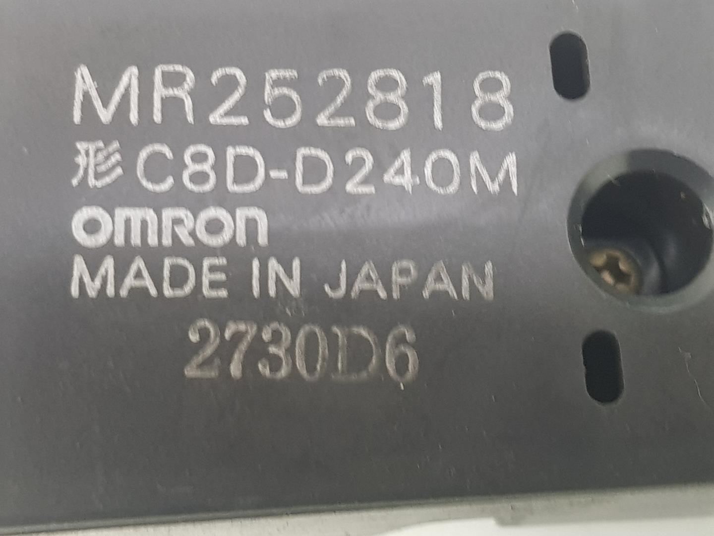 MITSUBISHI Кнопка стеклоподъемника задней правой двери MR252818,MR252818 19749839