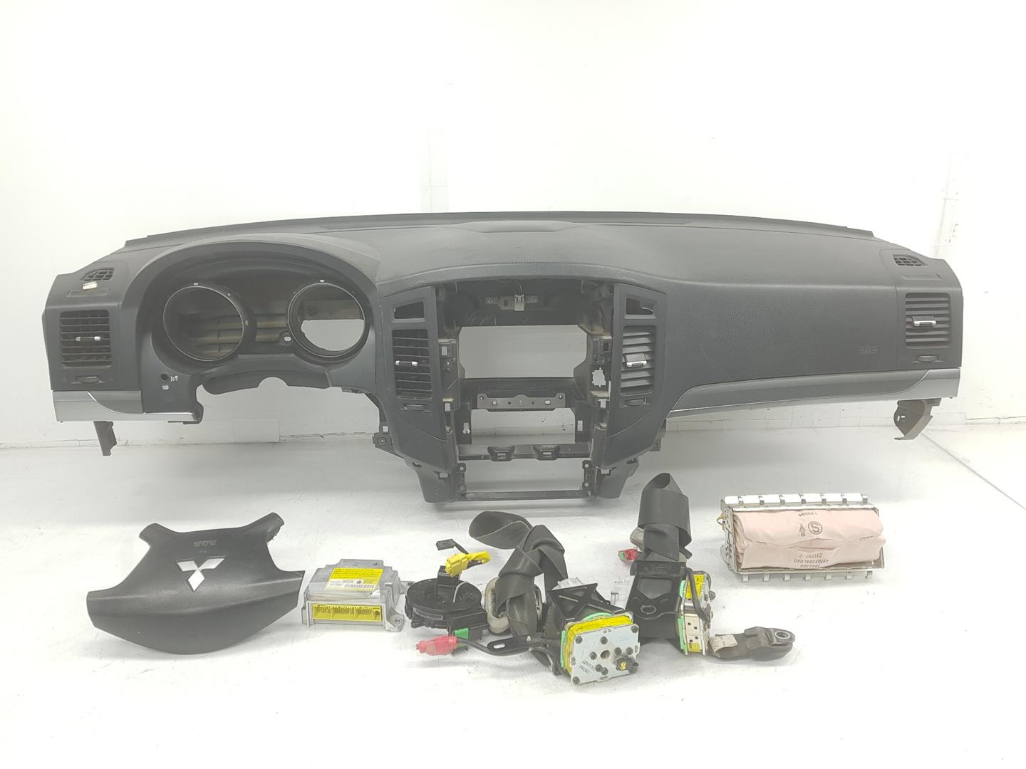 MITSUBISHI Pajero 4 generation (2006-2023) Другая деталь KITAIRBAG,KITAIRBAG 19833524