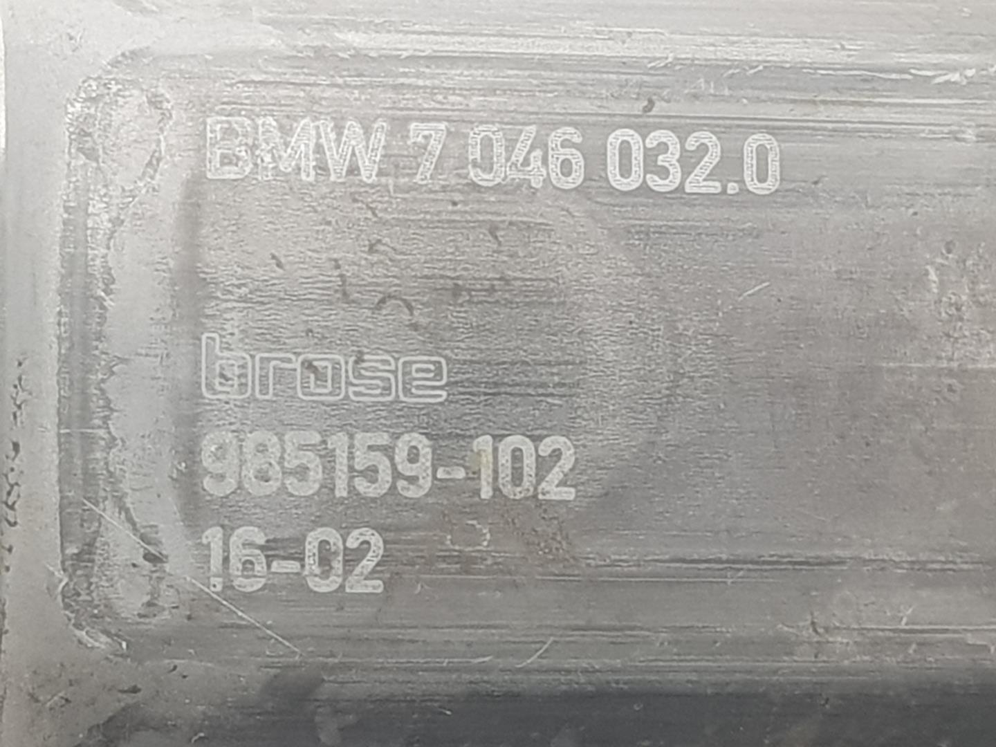 BMW 4 Series F32/F33/F36 (2013-2020) Galinių dešinių durų stiklo pakelėjo varikliukas 67627046032 24231551