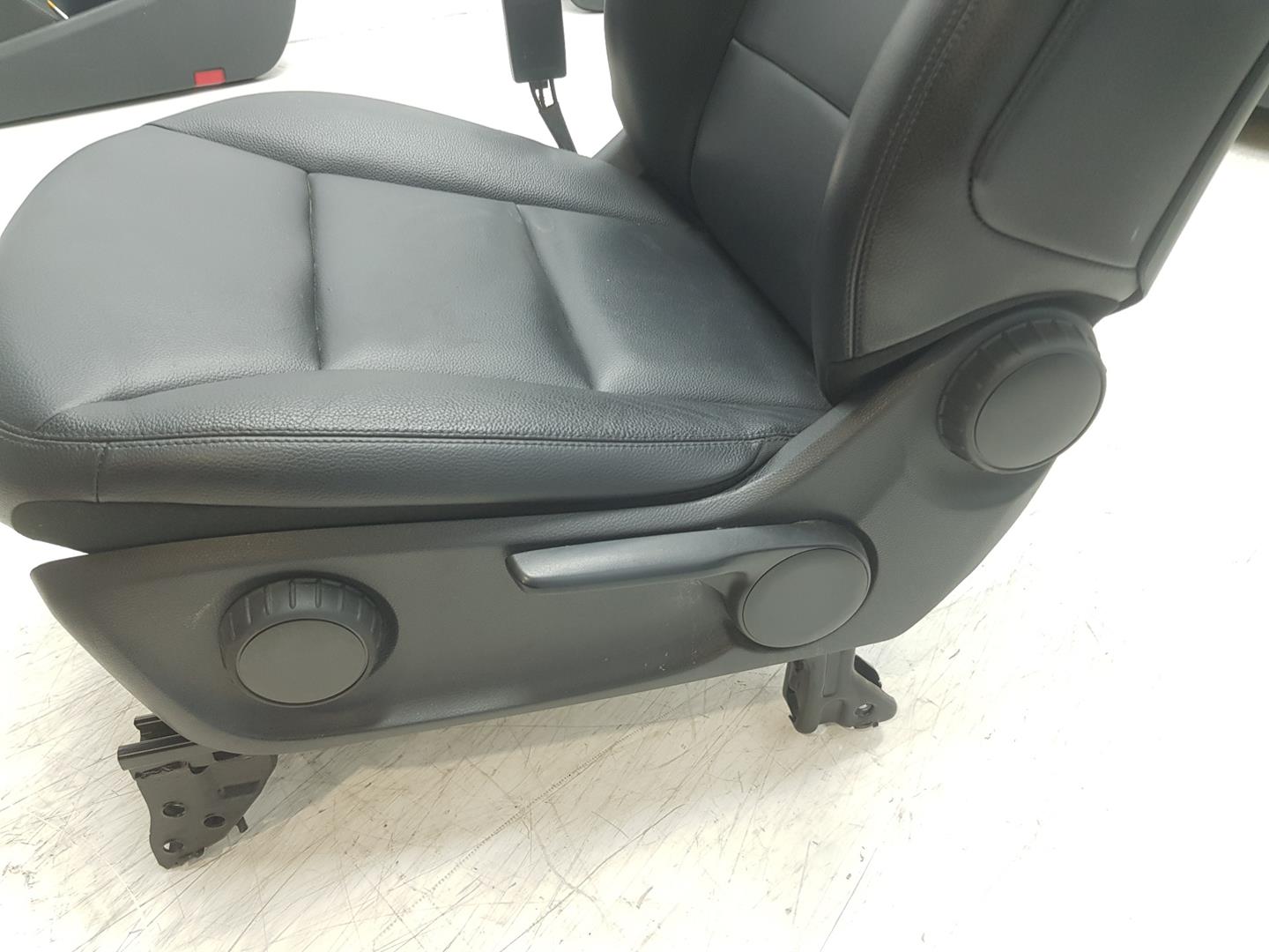 MERCEDES-BENZ B-Class W246 (2011-2020) Seats JUEGOASIENTOSENCUERO,ASIENTOSENCUERONEGRO,MANUALESYCONPANELES 19937698