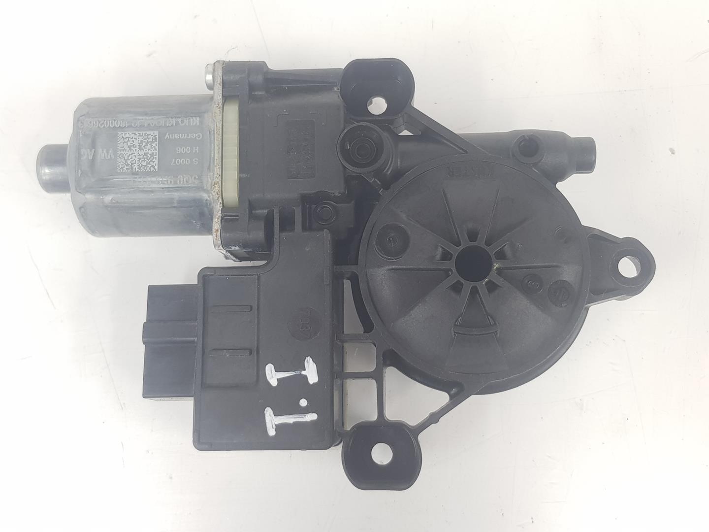 VOLKSWAGEN Tiguan 1 generation (2007-2017) Moteur de commande de vitre de porte arrière gauche 5Q0959811E,5Q0959811E 20145111