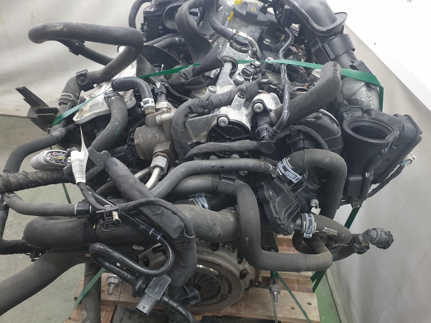 SKODA Fabia 3 generation (2014-2021) Двигатель CHZB, 04C100032E 24246366