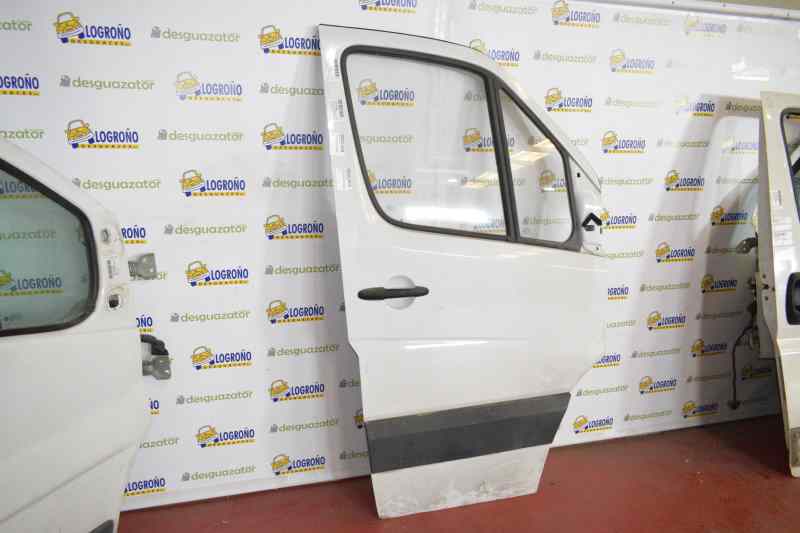 MERCEDES-BENZ Sprinter Front Right Door A9067200105, A9067200105 19546316