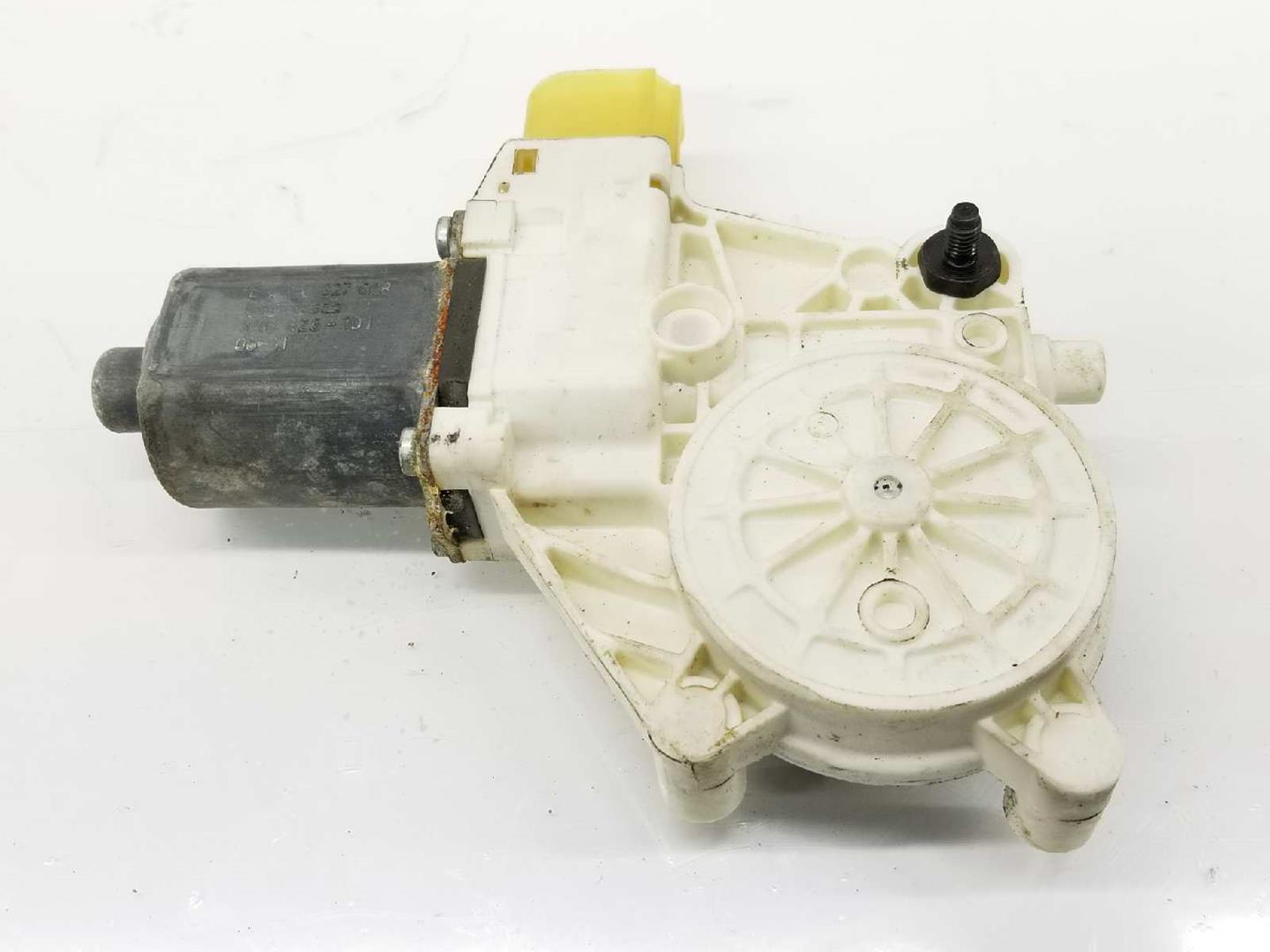 BMW 3 Series E90/E91/E92/E93 (2004-2013) Front Right Door Window Control Motor 67626927028,996625101,6927028 19702673