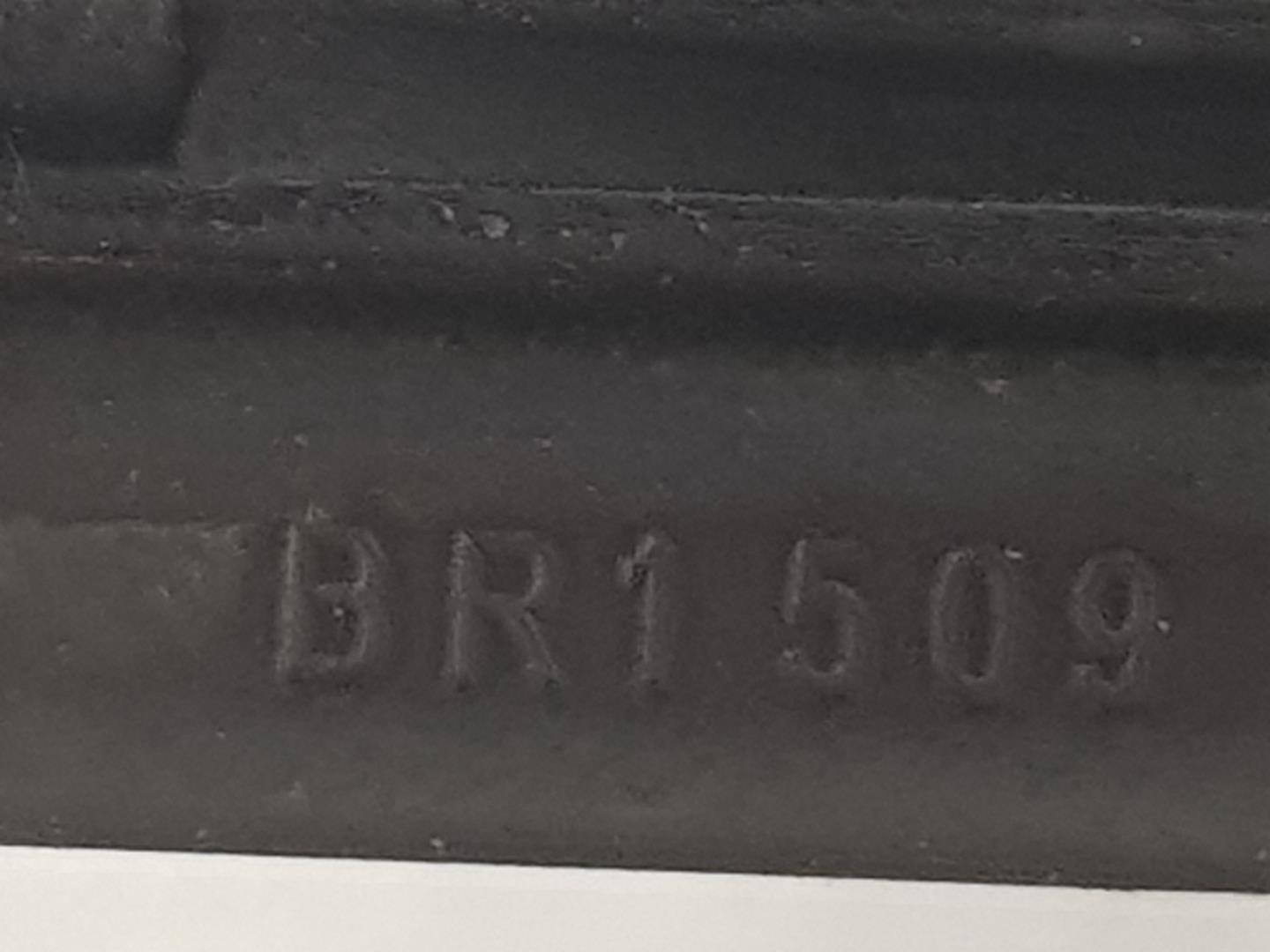 SUZUKI Jimny 3 generation (1998-2018) Priekiniai valytuvai 3831082A30, 3831082A30 21078920