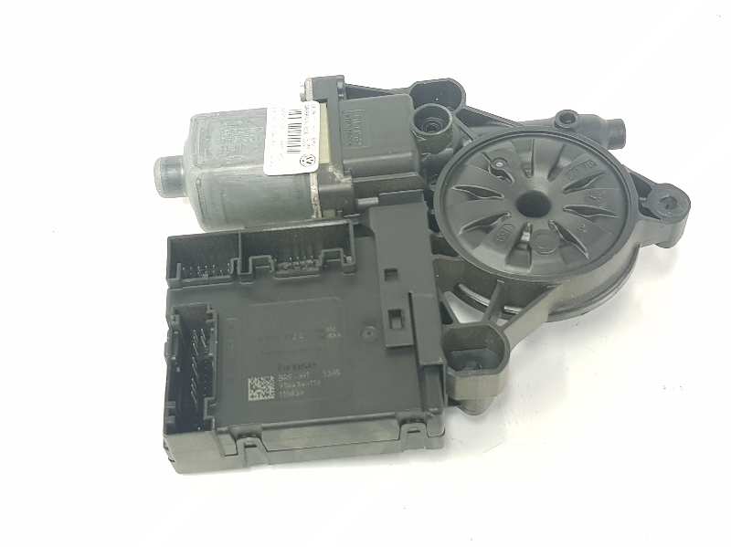 VOLKSWAGEN Passat B7 (2010-2015) Moteur de commande de vitre de porte avant droite 3AA959702A,3AA959702A 19702397