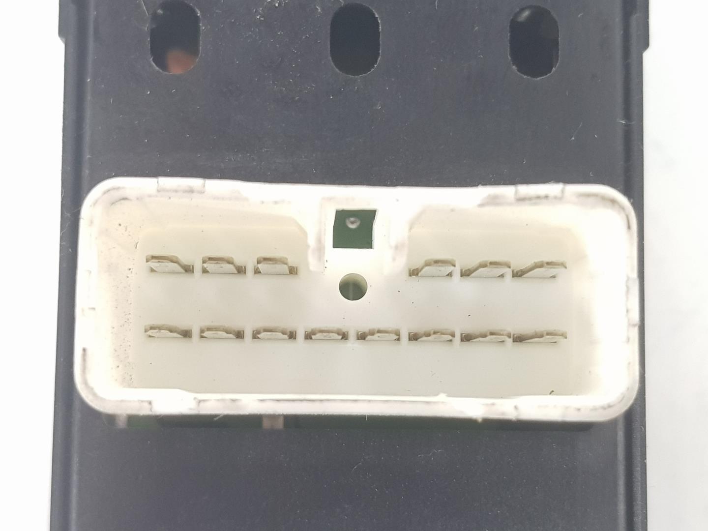 HYUNDAI Santa Fe CM (2006-2013) Кнопка стеклоподъемника передней левой двери 935702B000S4, 935702B000S4 24229205