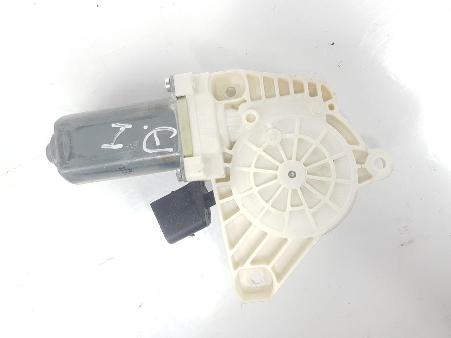 MERCEDES-BENZ CLA-Class C117 (2013-2016) Front Left Door Window Regulator Motor A2078200542,A2078200542 19727138