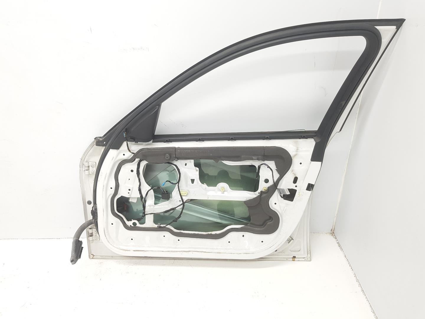 BMW 3 Series E90/E91/E92/E93 (2004-2013) Front Right Door 41515A2A386,5A2A386,COLORBLANCO300 24155037