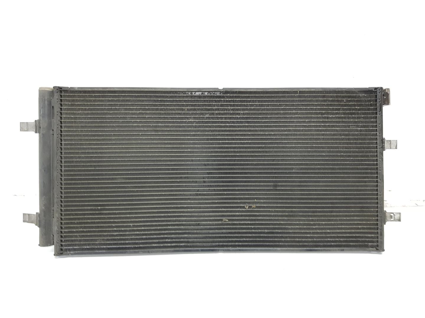AUDI A5 Sportback Охлаждающий радиатор 8T0260403, 8T0260403F 23751474