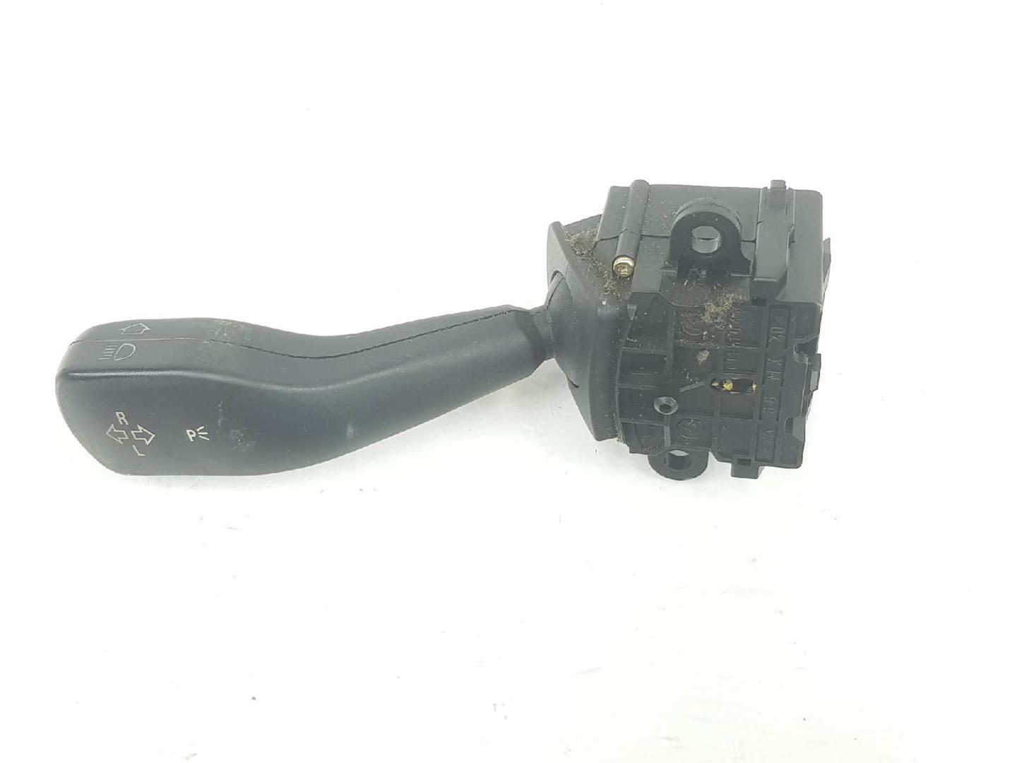 BMW X3 E83 (2003-2010) Tourner le bouton de l'interrupteur 8363662,61318363662 19901297