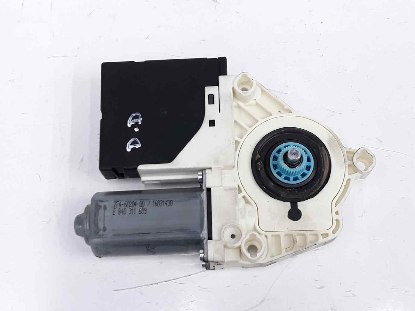 SEAT Leon 2 generation (2005-2012) Front Right Door Window Control Motor 1T0959702AF, 1P0837402AB, 983607511 23777292