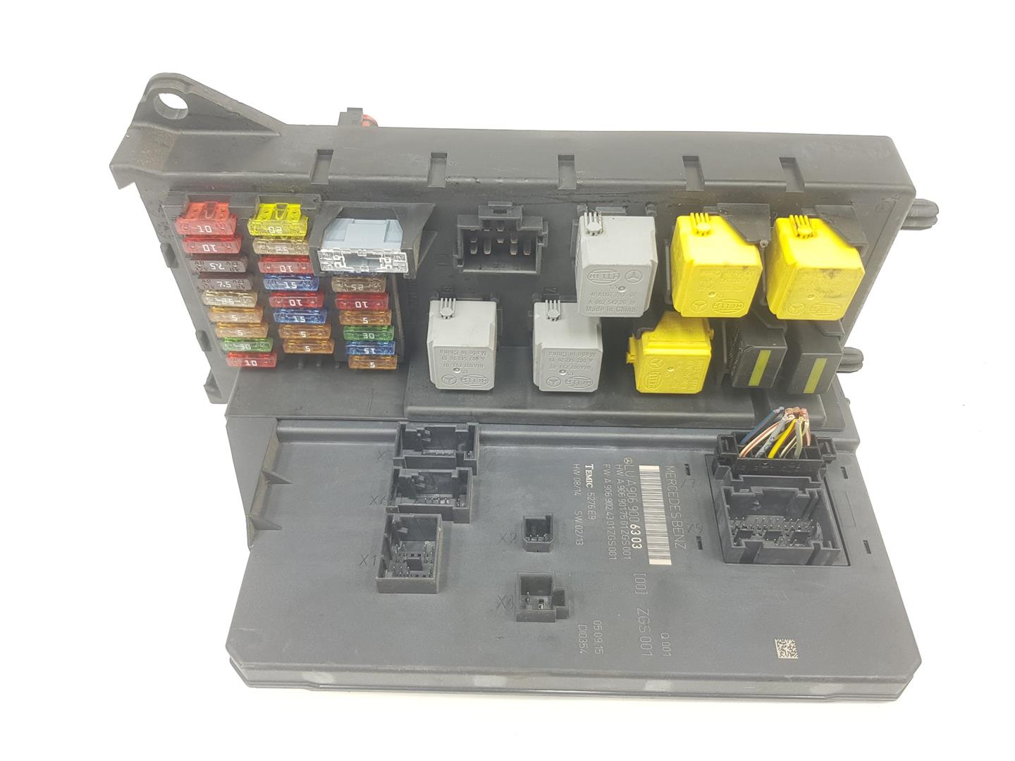 VOLKSWAGEN Crafter 1 generation (2006-2016) Fuse Box A9069006303, 2E0937615B 24252863