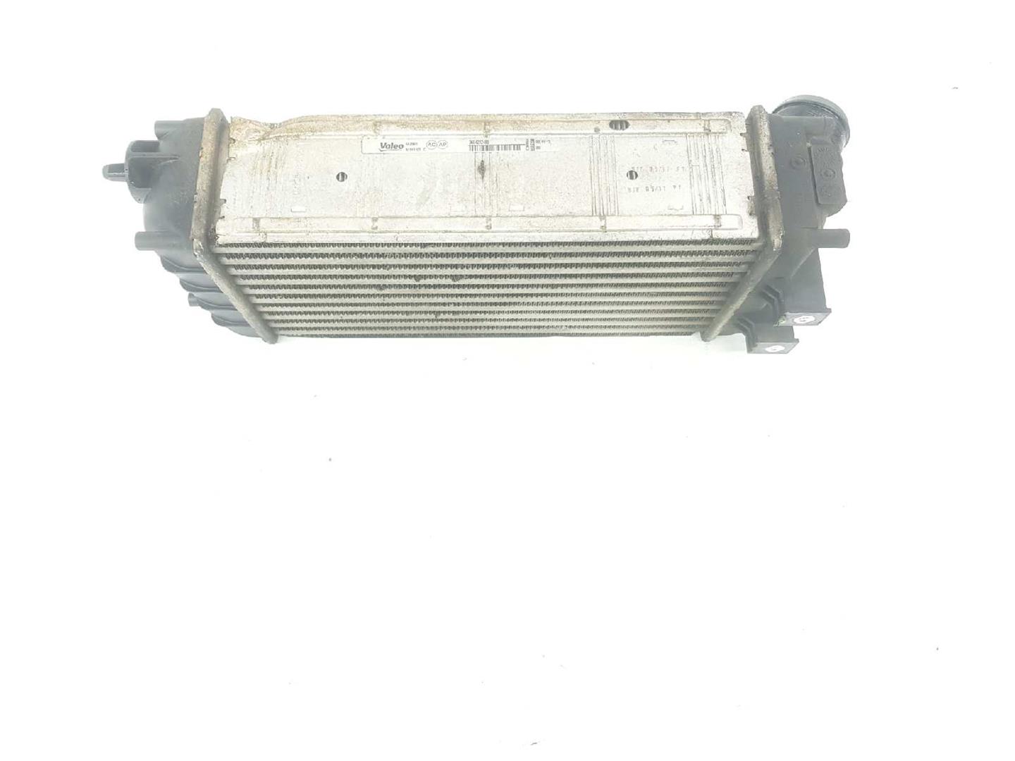 PEUGEOT Partner 2 generation (2008-2023) Radiateur de refroidisseur intermédiaire 9684212480, M144105C 19753321