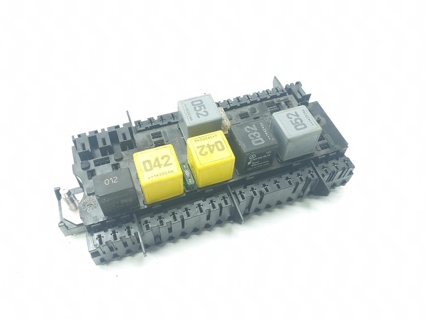 MERCEDES-BENZ X156 (2013-2020) Fuse Box A2469067100, A2469067100 24250930