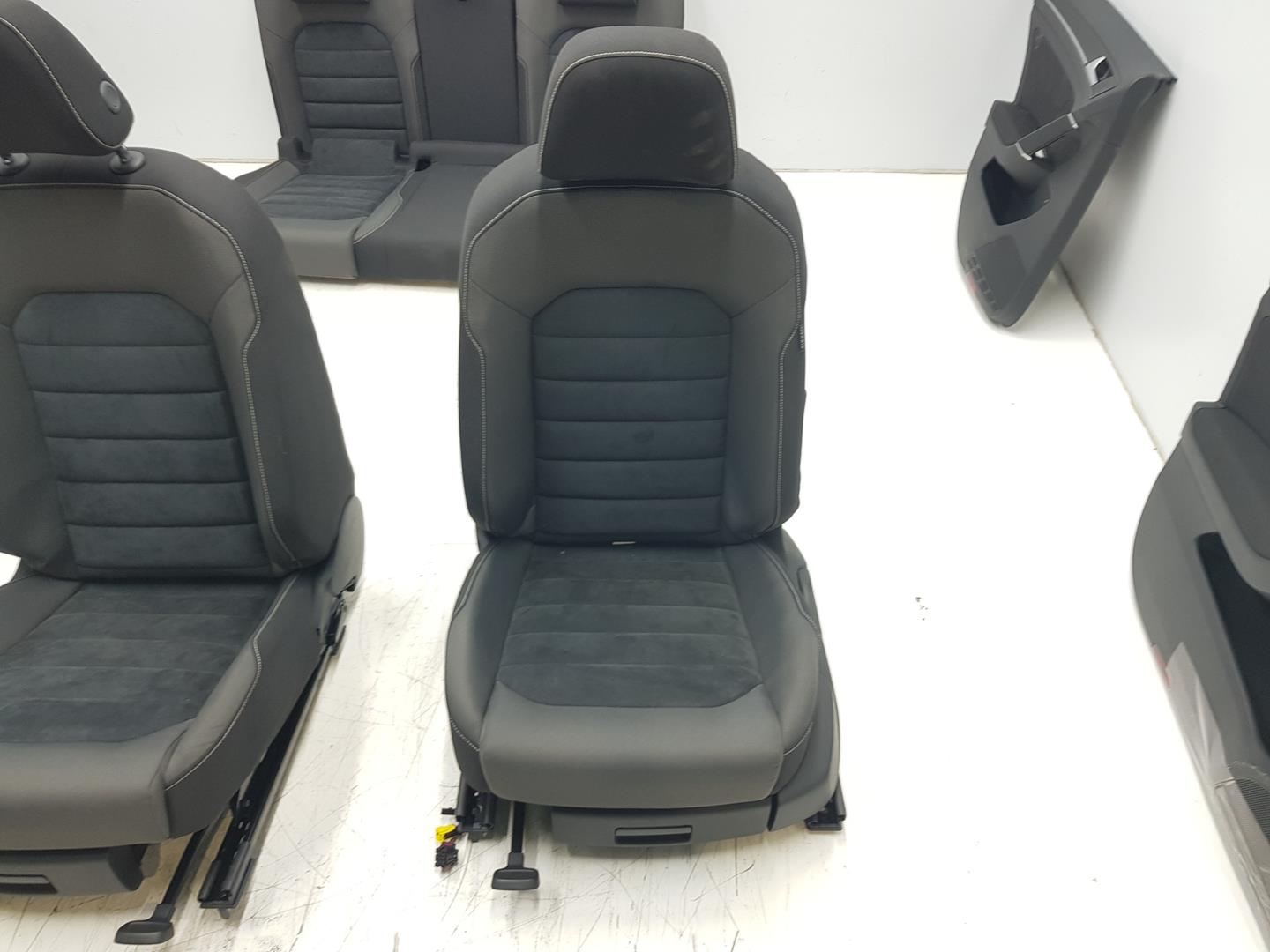 VOLKSWAGEN Variant VII TDI (2014-2024) Seats ASIENTOSMANUALES 19842674